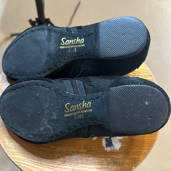 Lovely like new Sansha silhouette dance shoes in a 10M it’s more like a size 8. - Picture 5 of 7